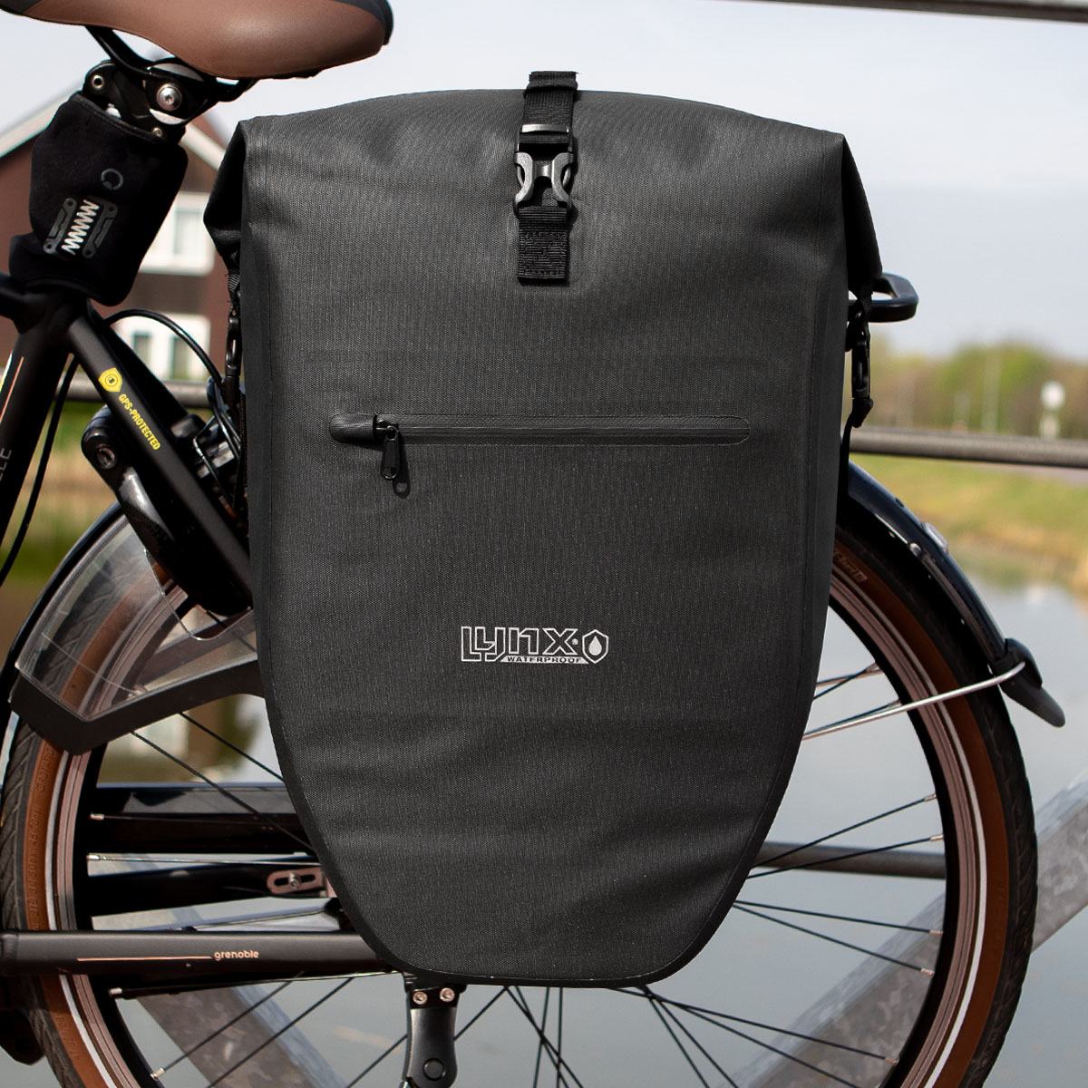 610311.BLA LYNX Single Pannier Bag Hayes 31 x 15 x 62 cm