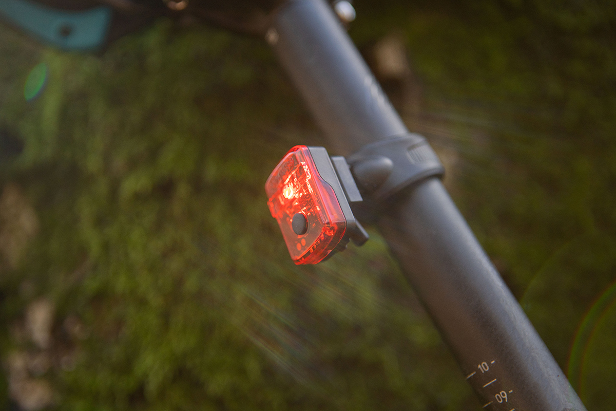 429742.R LYNX Rear Light USB Easyfix